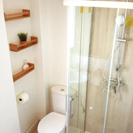 דירה Entre Olas Y Calles Con Parking Gratis-by Wehomes